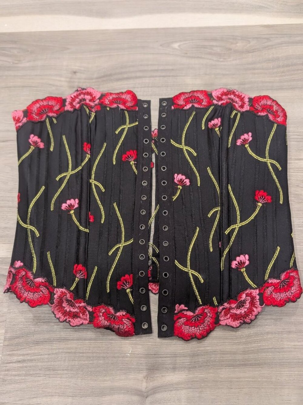 Simone Pérèle | Floral Embroidered Sheer Corset Belt In Black Red